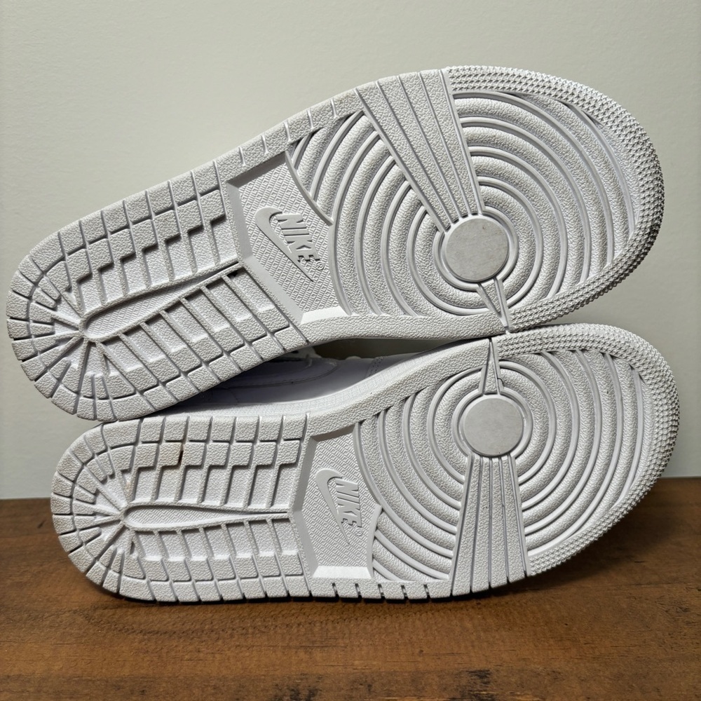 Nike Air Jordan 1 Mid Triple White Sneakers Retro Shoes DV0991-111 Women 5.5 - Picture 5 of 7